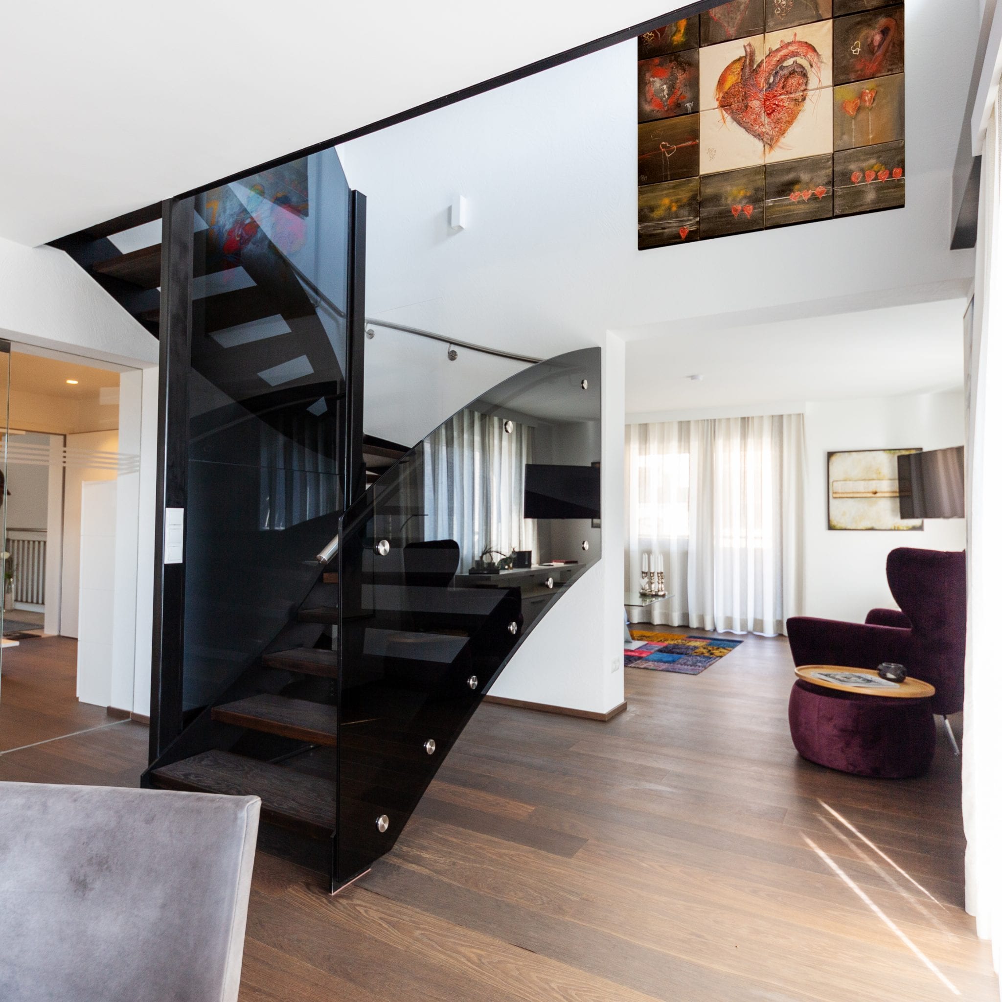 Großzügige Räumlichkeiten mit ruhigen Schlafzimmern, voll ausgestatteten Küchen, großen Terrassen und Balkonen – da Peatala Apartments Serfaus Winter